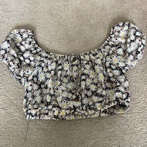 Daisy print crop top